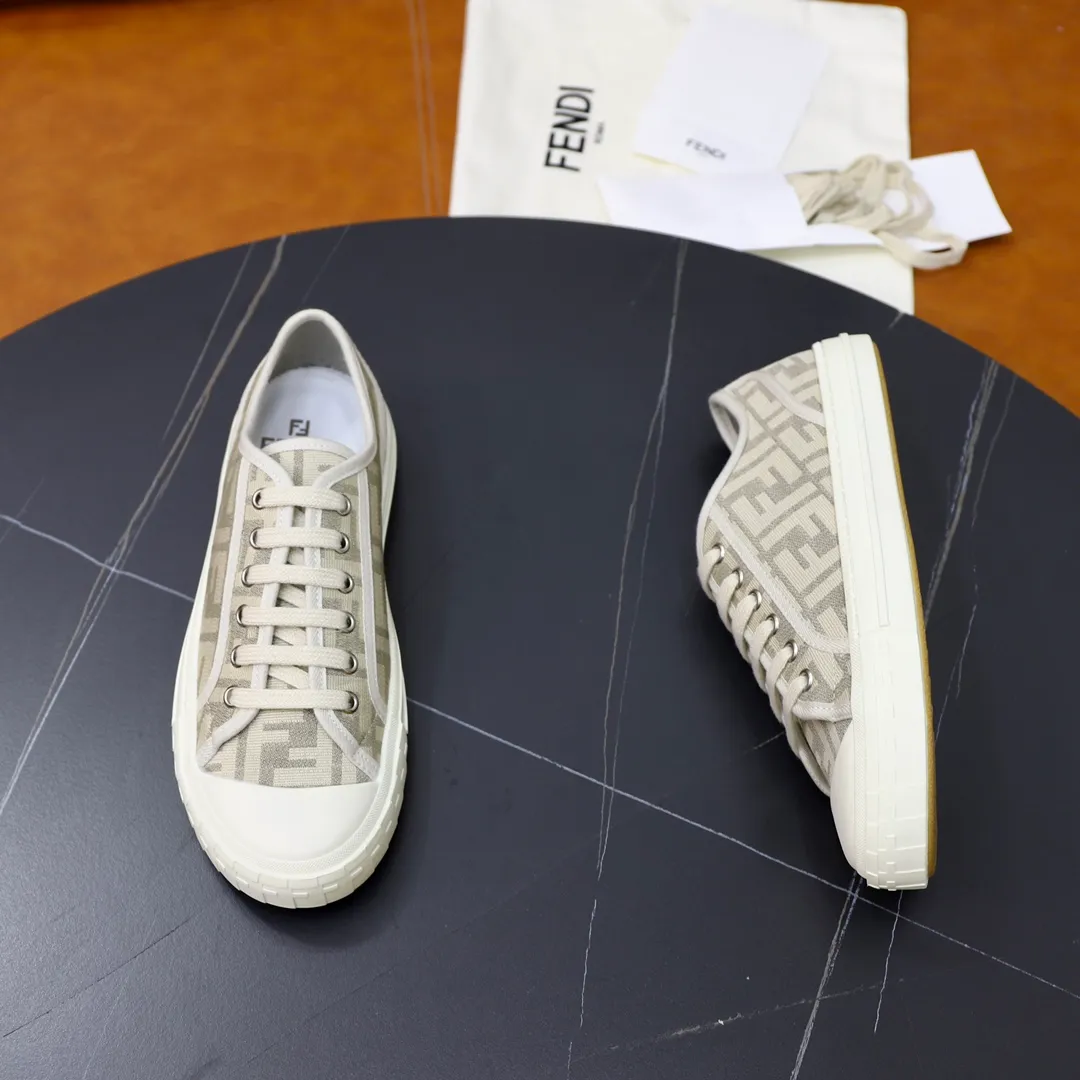 Factory price: 480 original order (couple model) Brand: FENDI Fendi 🙅‍♂️🙅‍♂️🙅‍♂️ Size: Female 35–40, Male 39-44 (45 can be customized) Grade: Official website genuine Material: Imported original LoGO fabric upper Original comfortable lining TPU wear-resistant lightweight outsole Style category: Loafers New trendy shoes Color: actual picture color